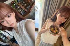 レース刺繍ブラウスにブルーチェックミディスカート…旅行写真に漂う愛らしいフェミニン感