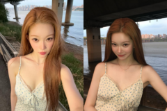 夕焼けに溶け込む花柄スリップワンピース、日本出身アイドルが見せた清純で優雅な夏コーデ